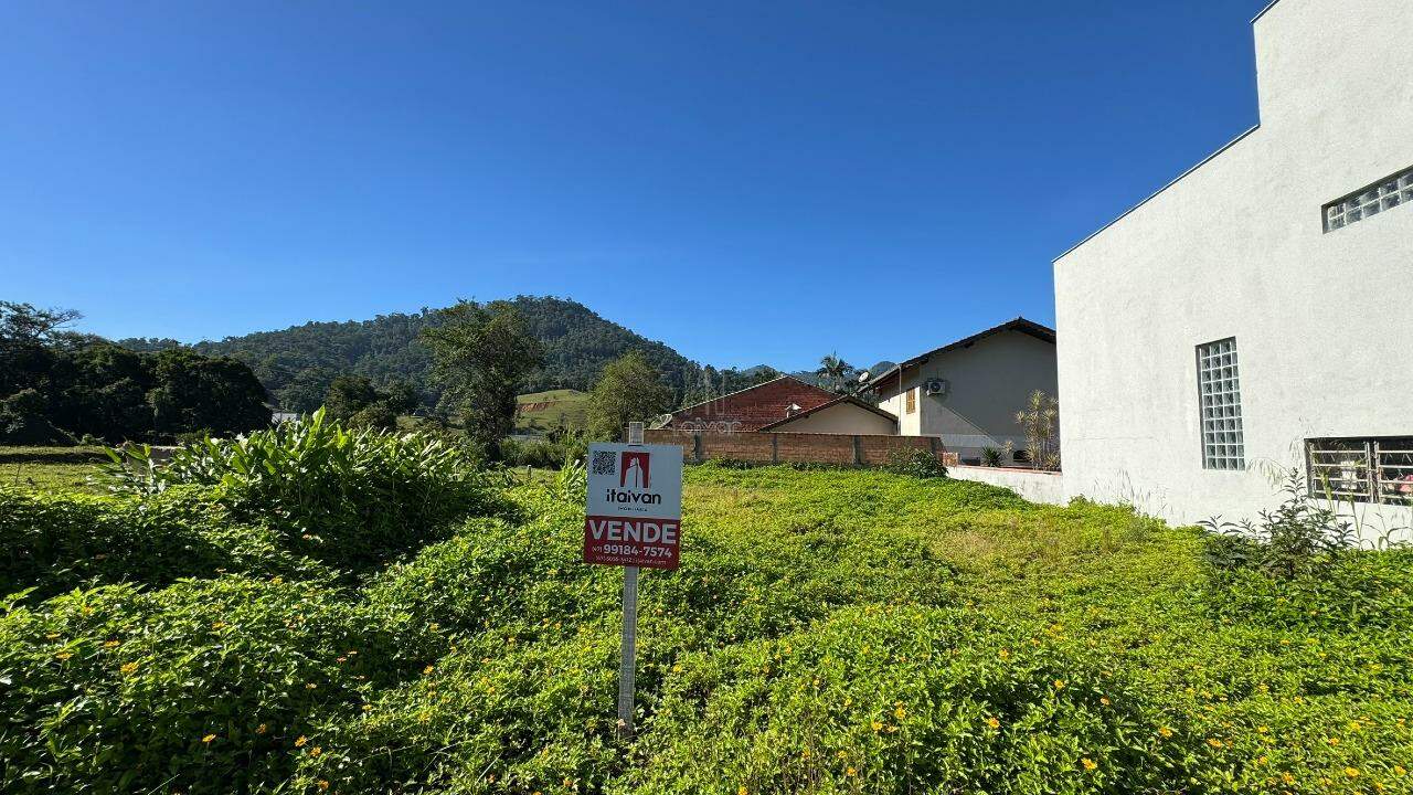 Terreno à venda no Barra do Rio Cerro: 