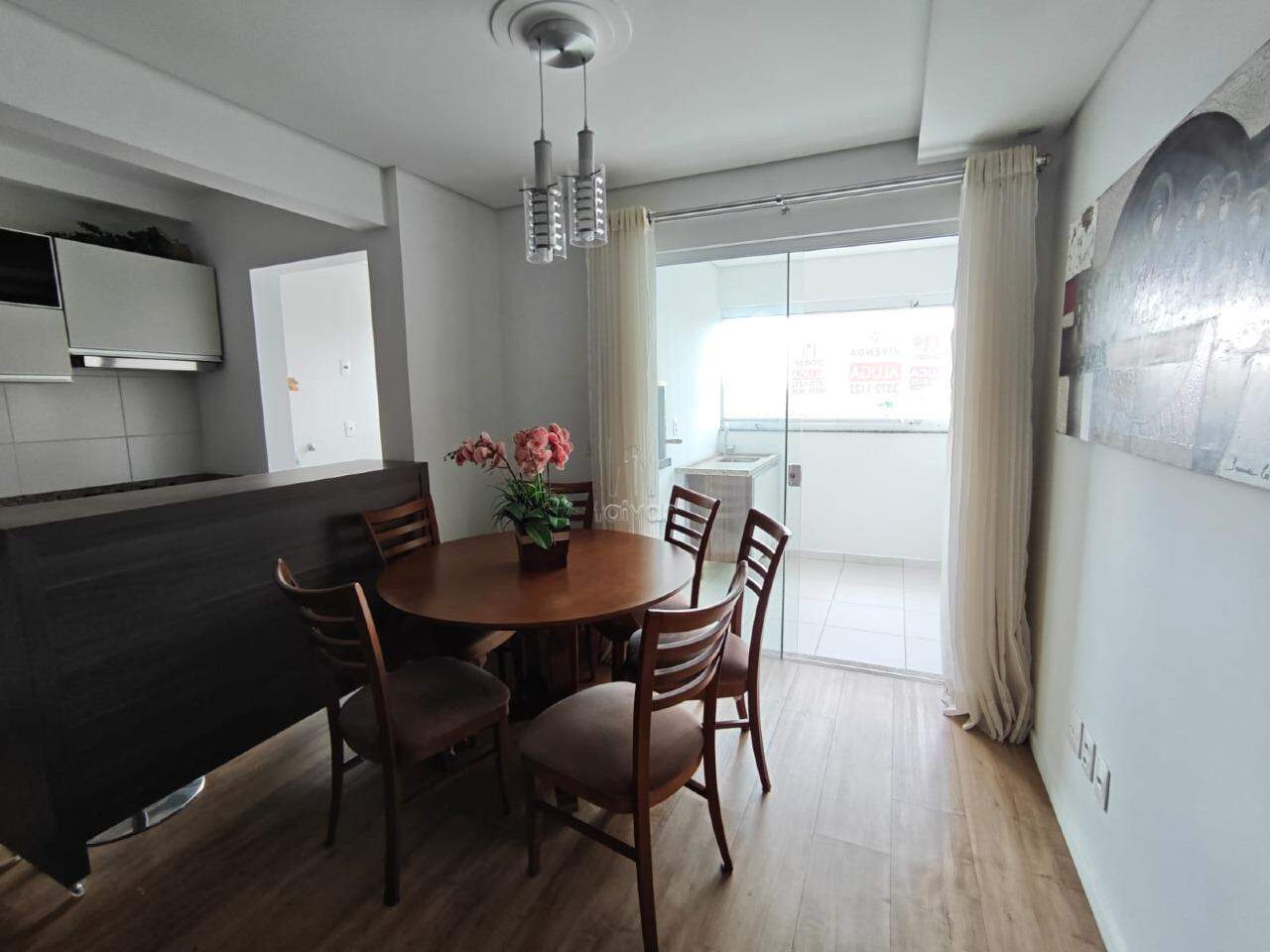 Apartamento para aluguel no Centro: 
