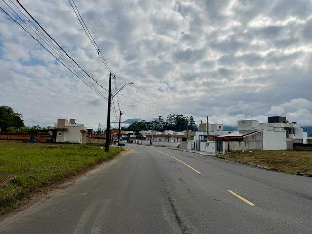 Terreno à venda no Três Rios do Sul: 