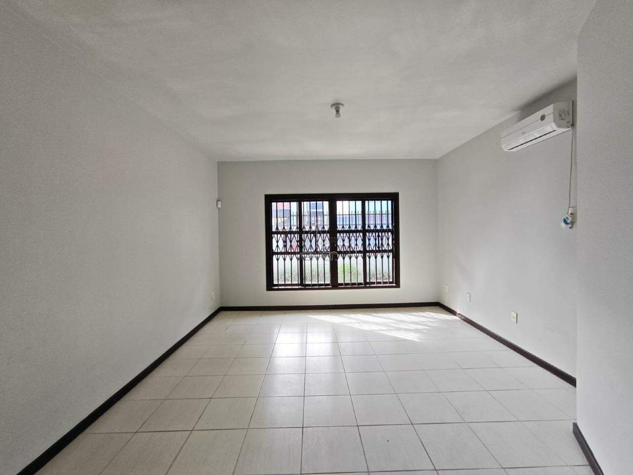 Casa para aluguel no Jaraguá Esquerdo: 