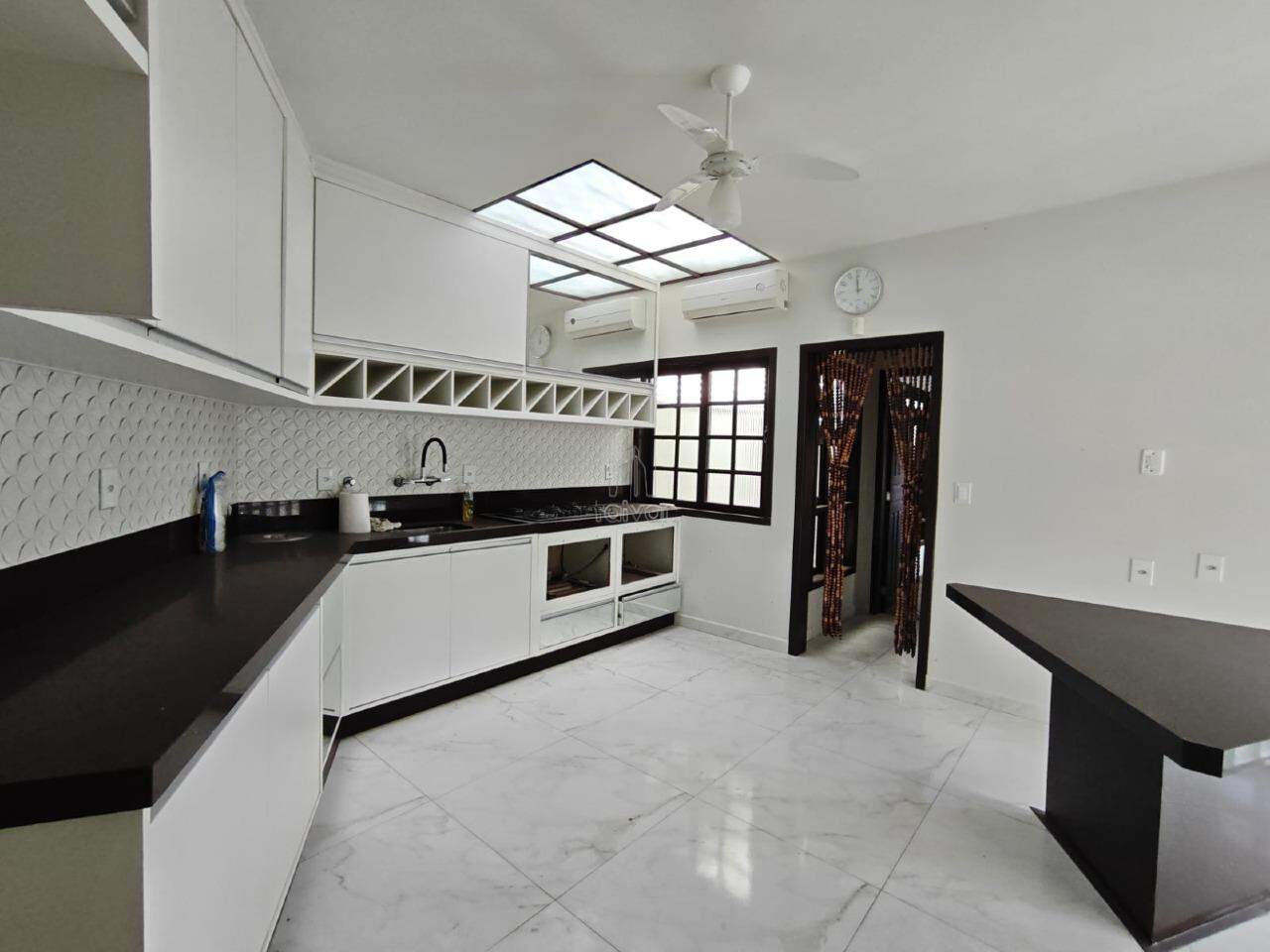 Casa para aluguel no Jaraguá Esquerdo: 