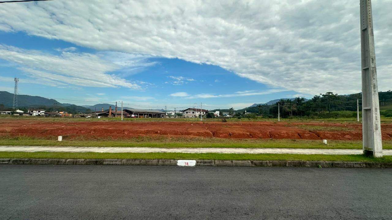 Terreno à venda no Três Rios do Norte: 