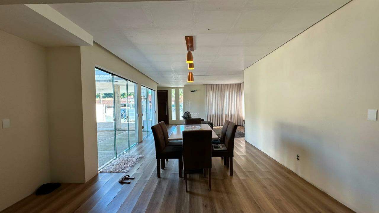 Casa à venda no Ilha Da Figueira: 