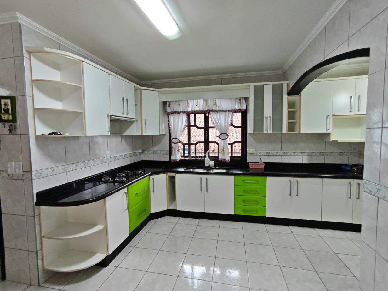Casa para aluguel no Estrada Nova: 