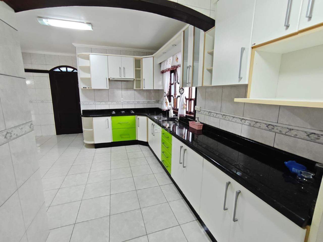 Casa para aluguel no Estrada Nova: 