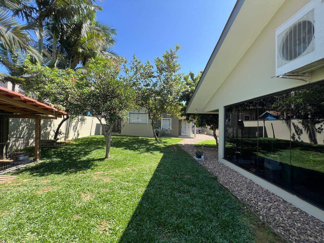 Casa à venda no Jaraguá 99: 