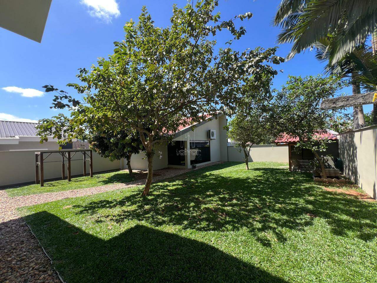 Casa à venda no Jaraguá 99: 