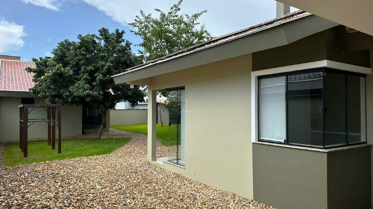 Casa à venda no Jaraguá 99: 