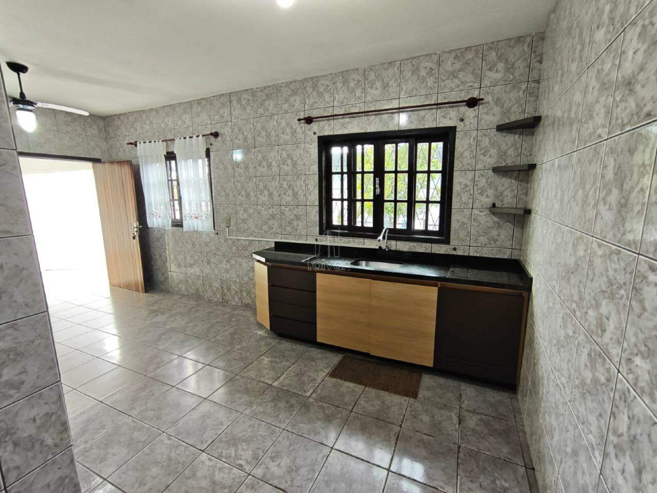 Casa para aluguel no Nereu Ramos: 