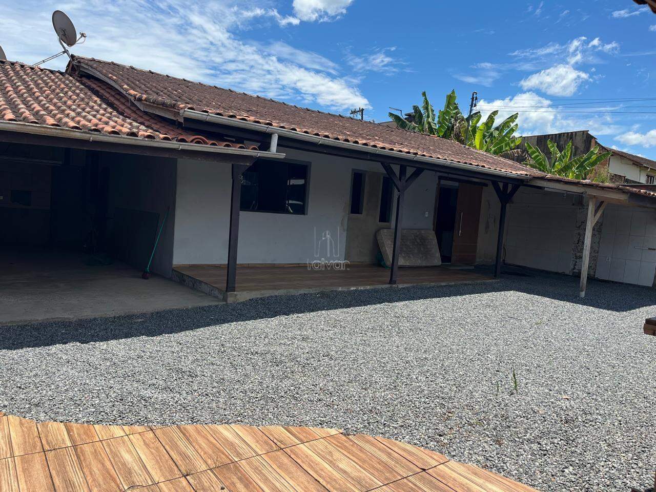 Casa à venda no Jaraguá 99: 