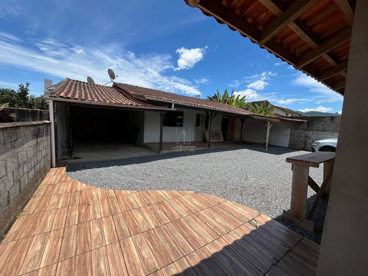 Casa à venda no Jaraguá 99: 