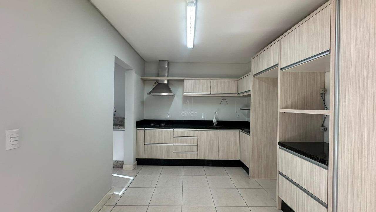 Apartamento à venda no Jaraguá Esquerdo: 