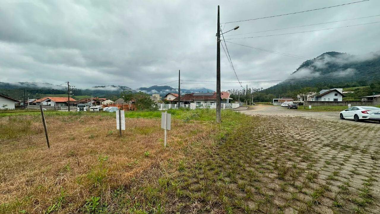 Terreno à venda no Rio Da Luz: 