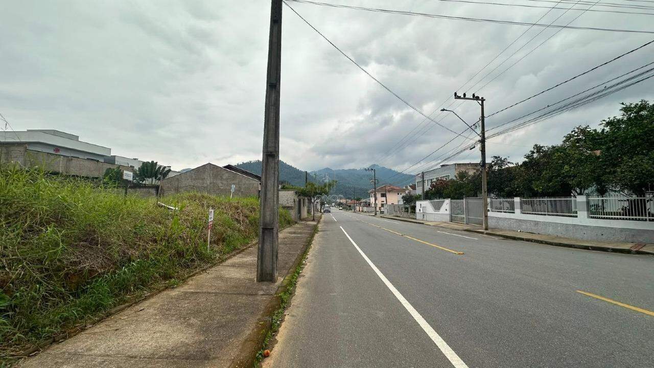 Terreno à venda no Barra do Rio Cerro: 