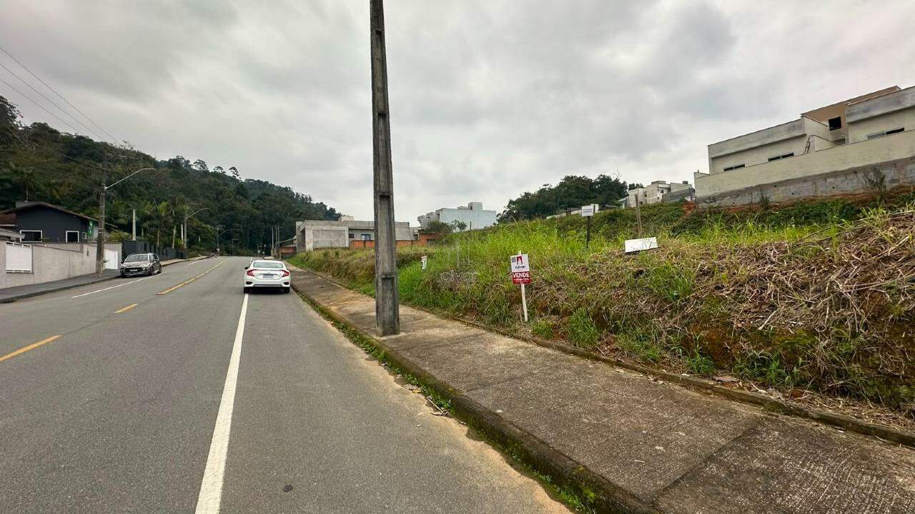 Terreno à venda no Barra do Rio Cerro: 