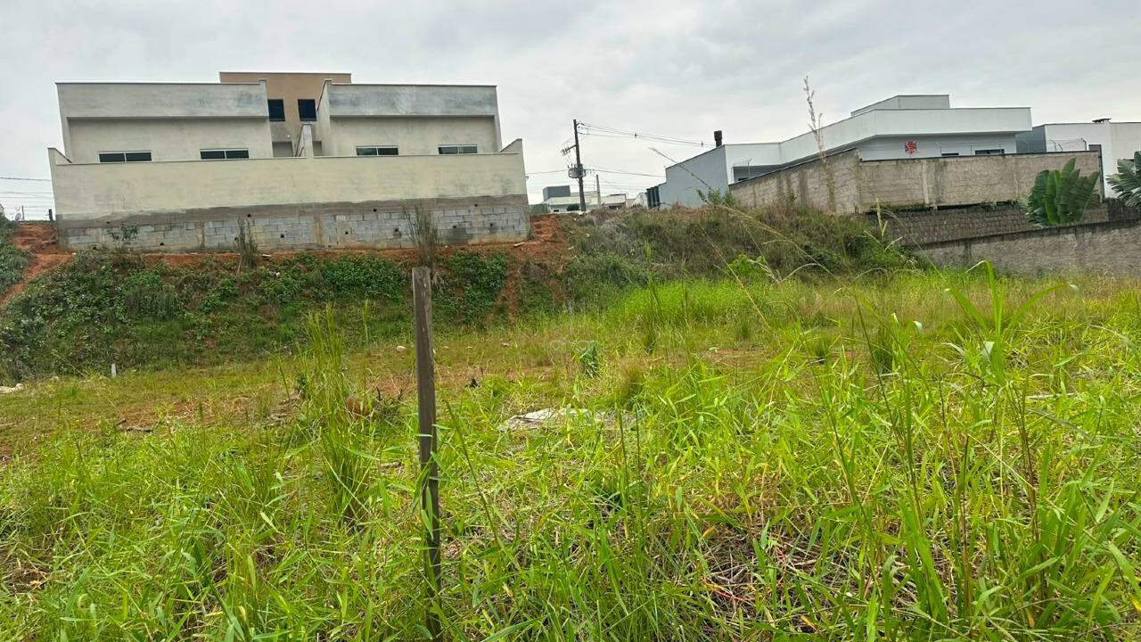 Terreno à venda no Barra do Rio Cerro: 