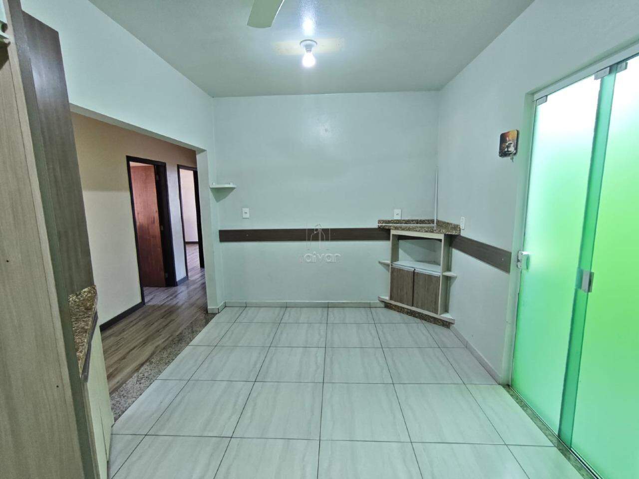 Casa para aluguel no Tifa Martins: 