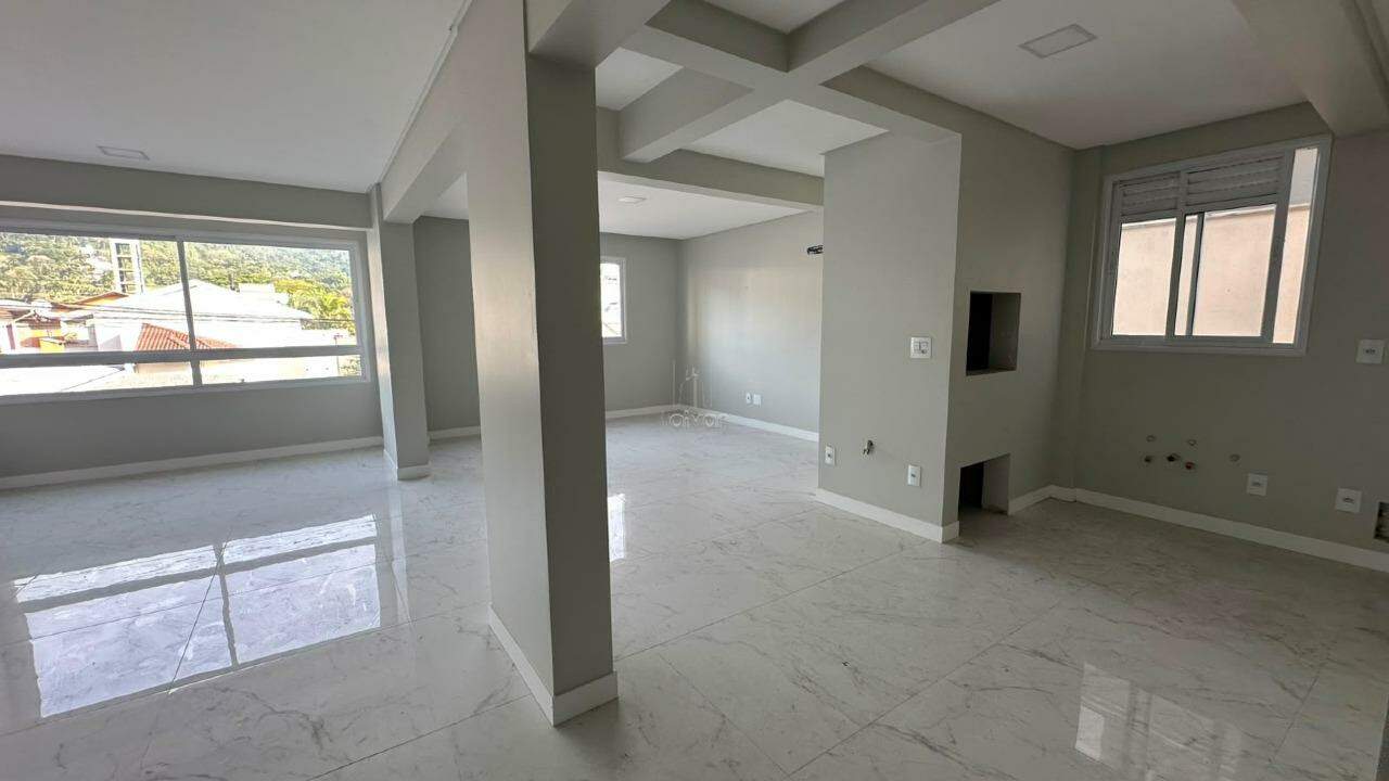 Apartamento para aluguel no Centro: 
