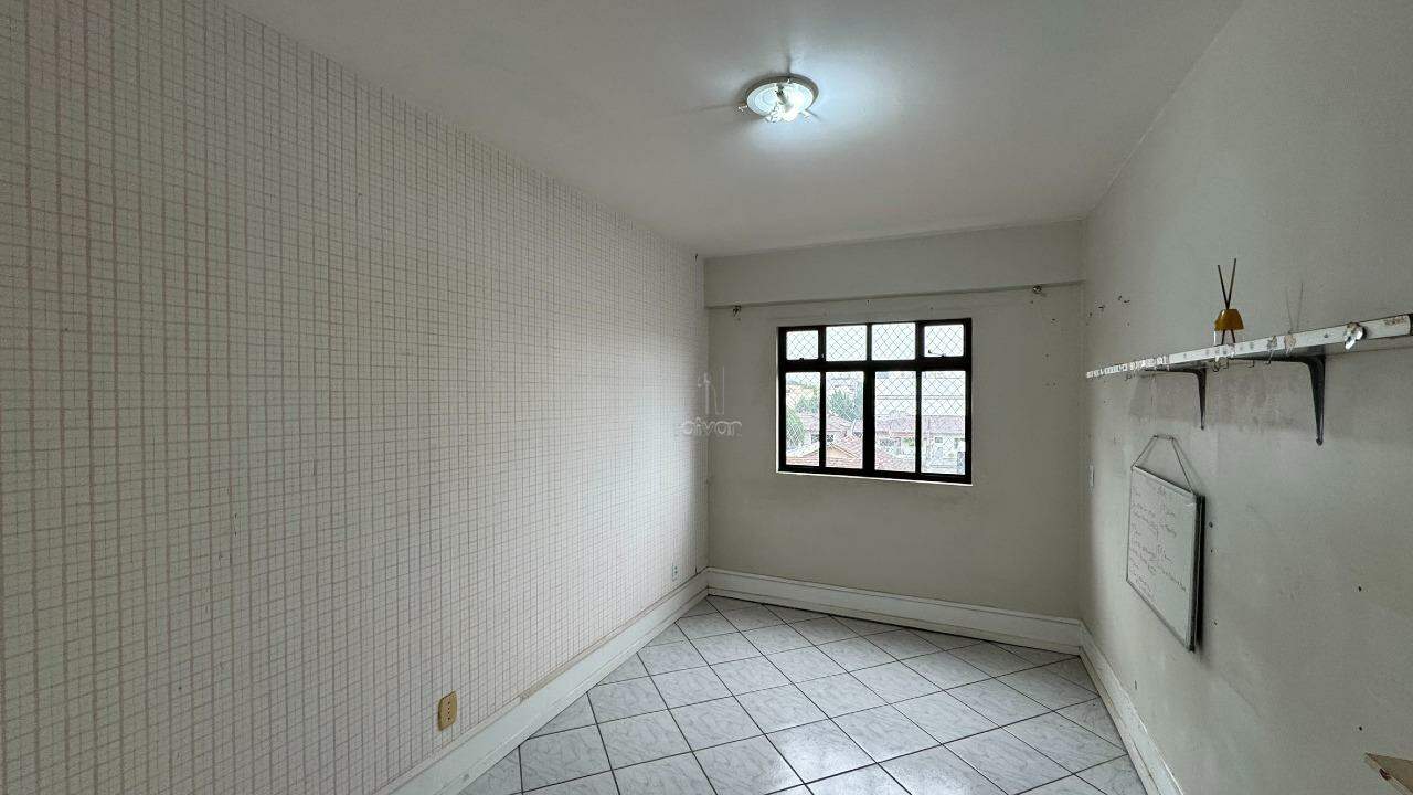 Apartamento à venda no Jaraguá Esquerdo: 