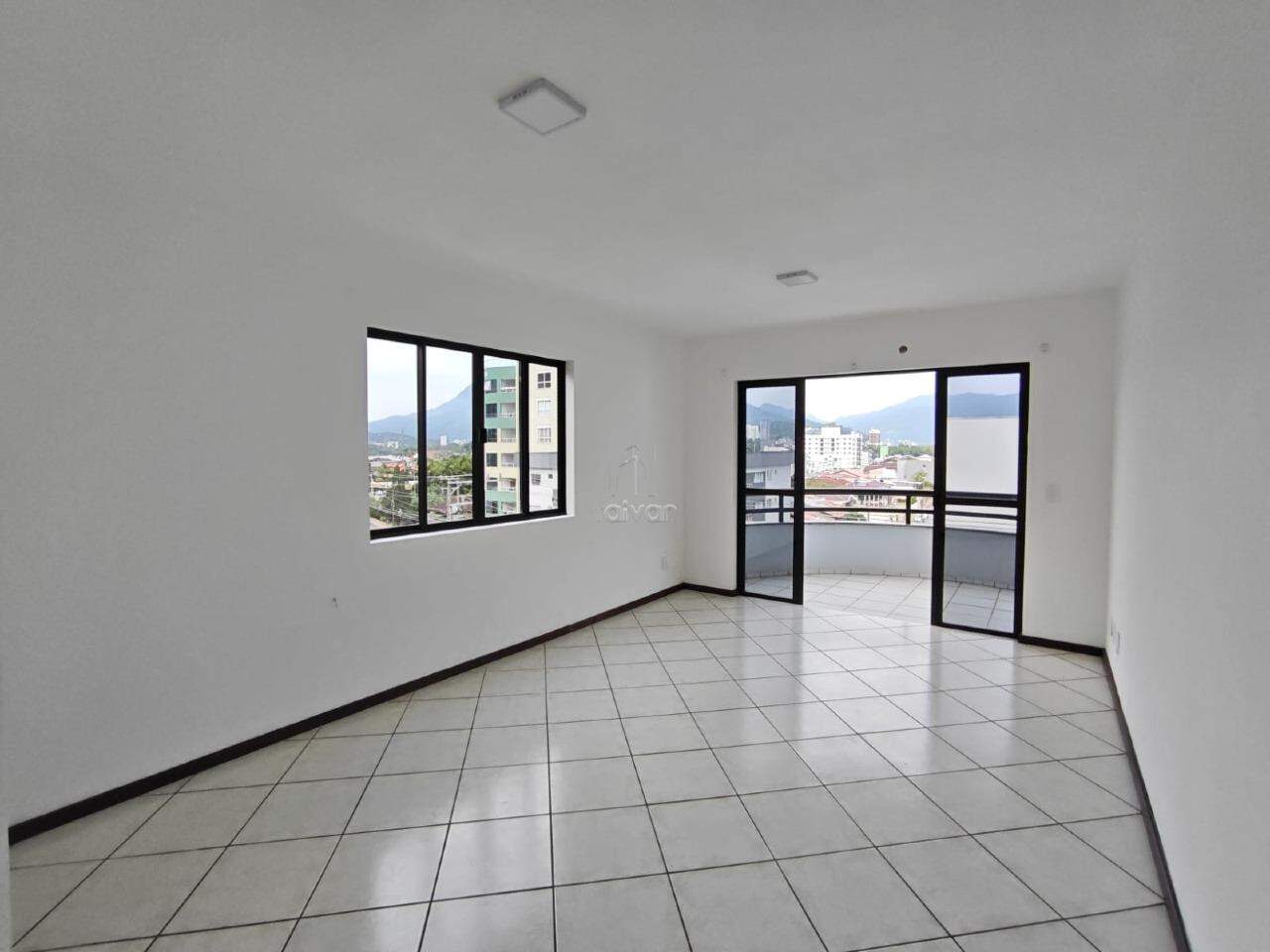 Apartamento para aluguel no Czerniewicz: 