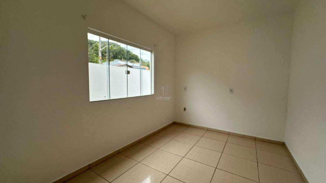 Casa à venda no Três Rios do Norte: 