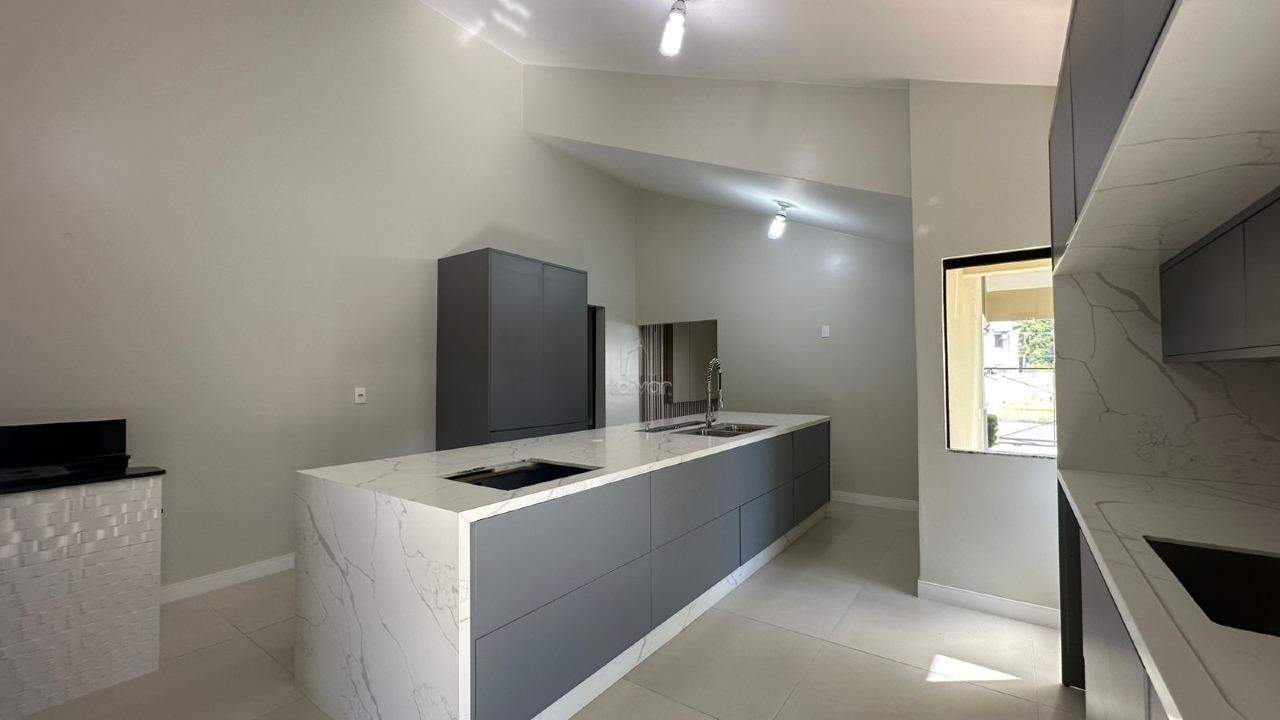 Casa para aluguel no Jaraguá 99: 