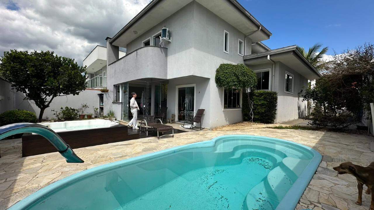 Casa à venda no Jaraguá Esquerdo: 