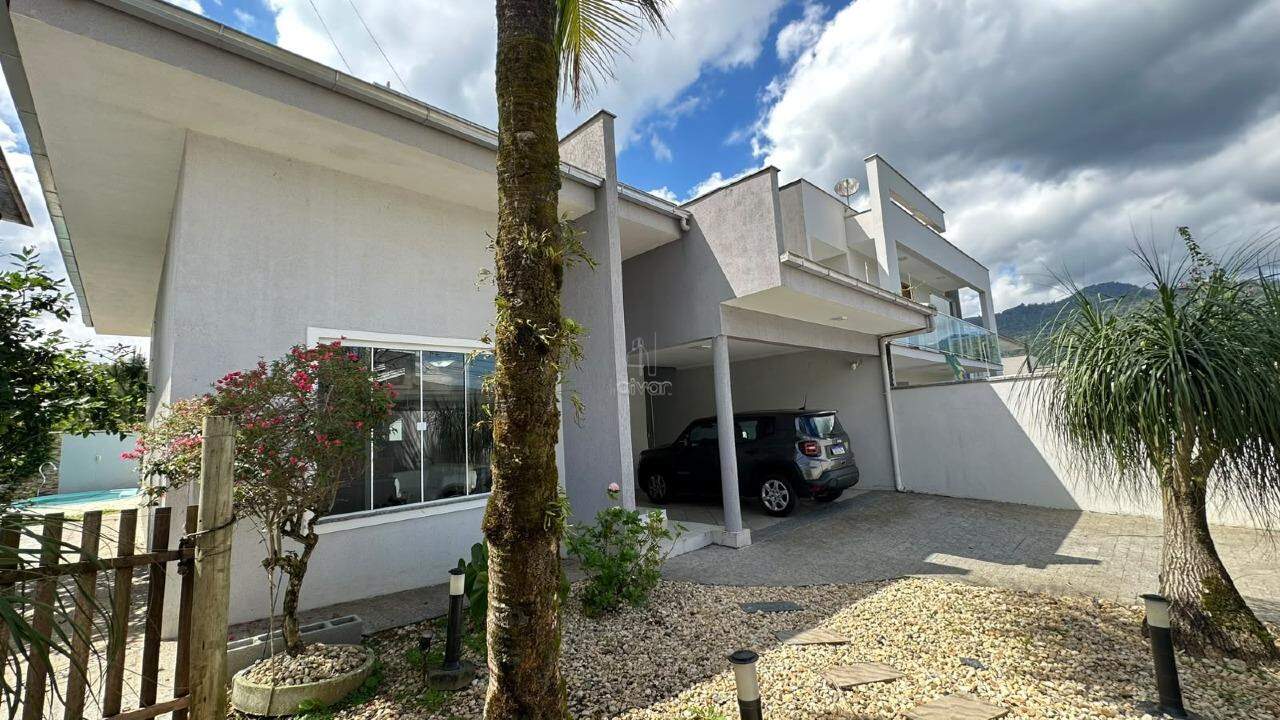 Casa à venda no Jaraguá Esquerdo: 