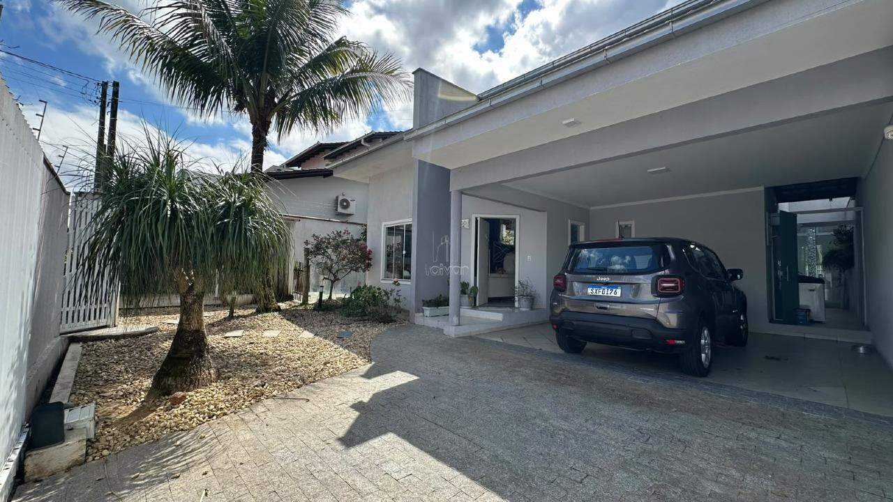 Casa à venda no Jaraguá Esquerdo: 