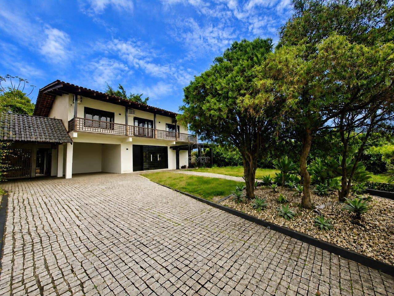 Casa comercial para aluguel no Nova Brasília: 