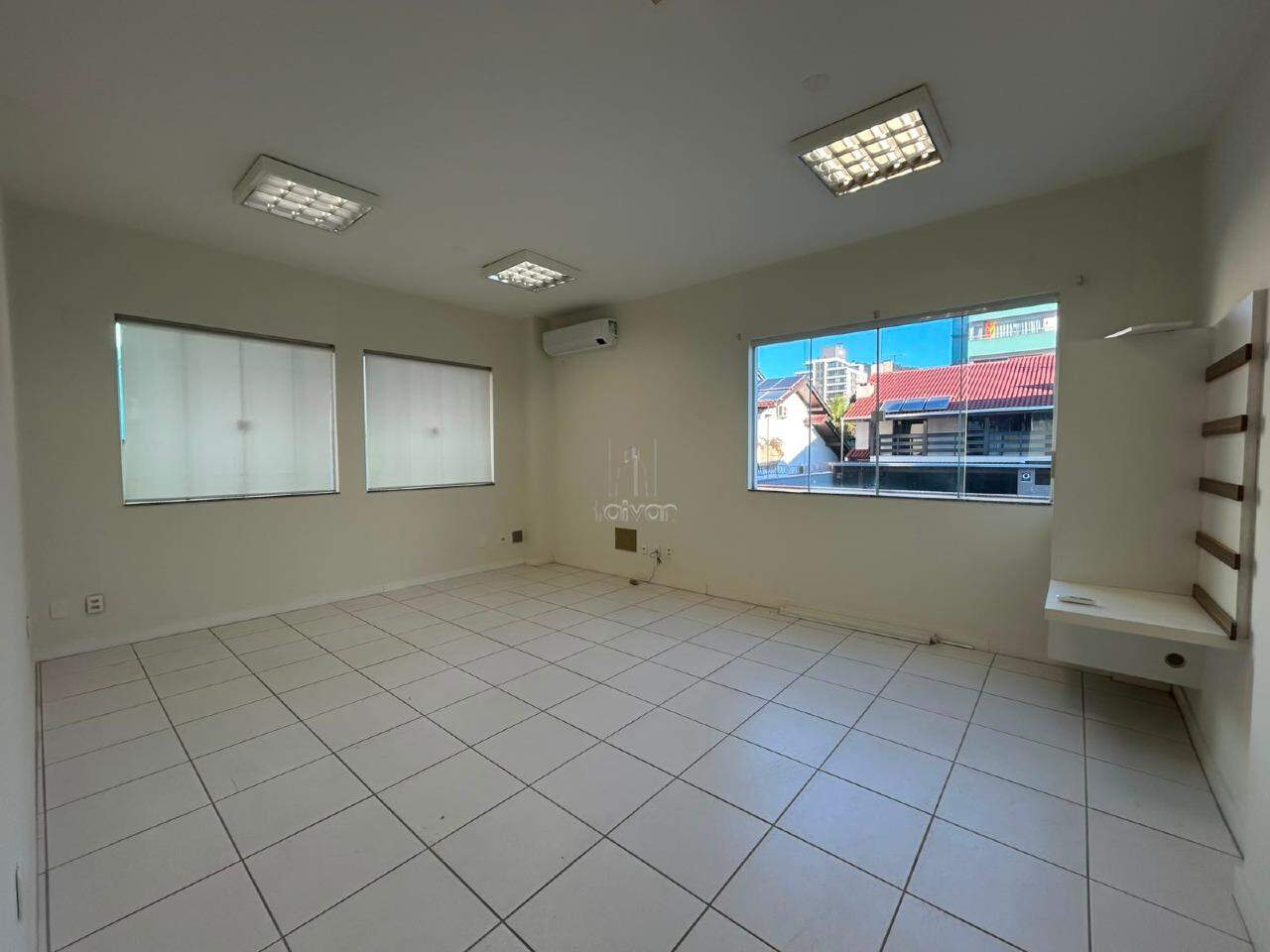 Sala Comercial para aluguel no Centro: 