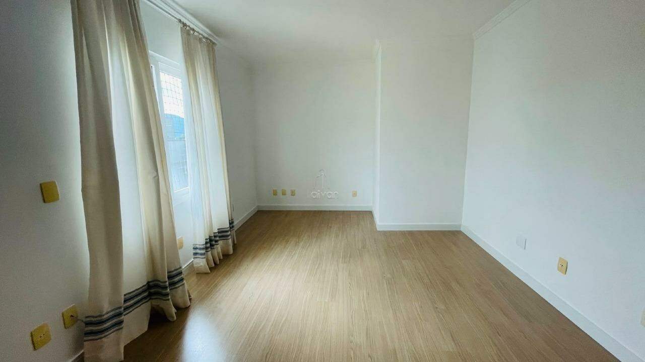 Casa para aluguel no Jaraguá Esquerdo: 