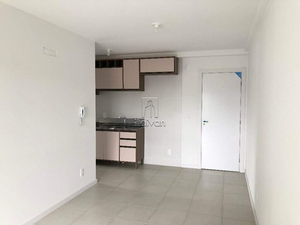 Apartamento para aluguel no Rau: 
