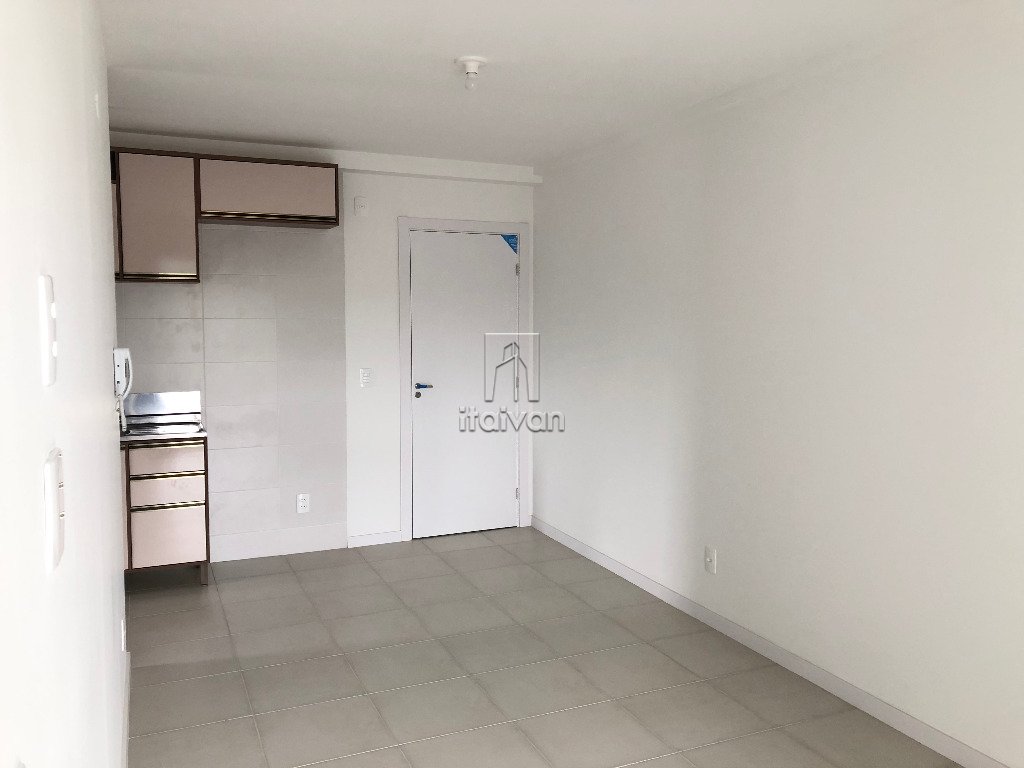 Apartamento para aluguel no Rau: 