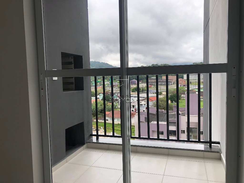 Apartamento para aluguel no Rau: 