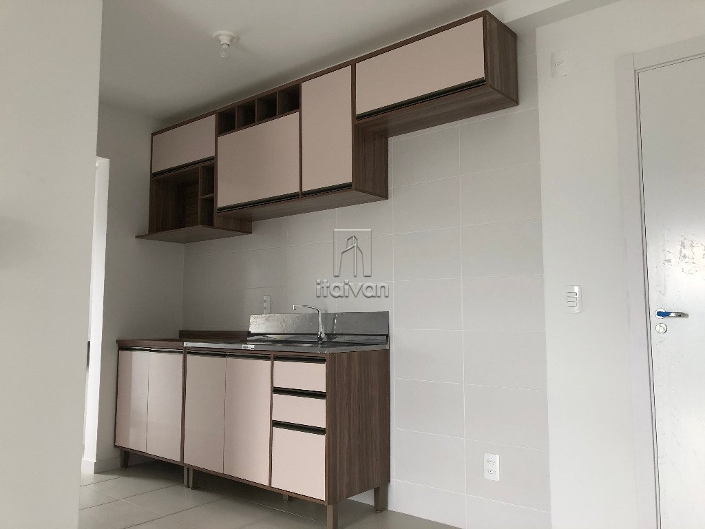 Apartamento para aluguel no Rau: 