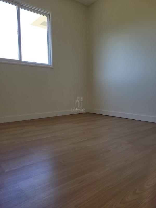 Apartamento para aluguel no Jaraguá Esquerdo: 