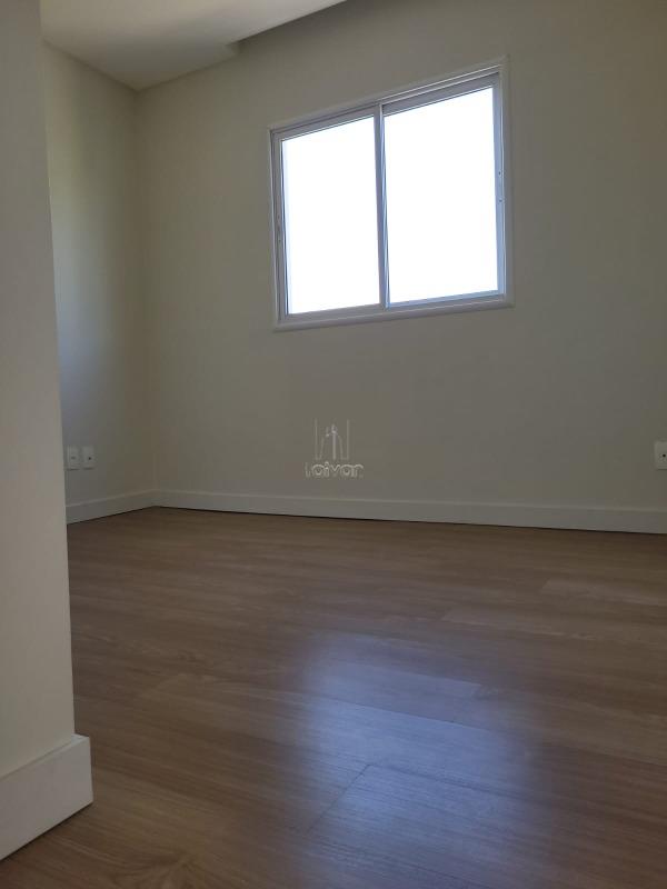 Apartamento para aluguel no Jaraguá Esquerdo: 