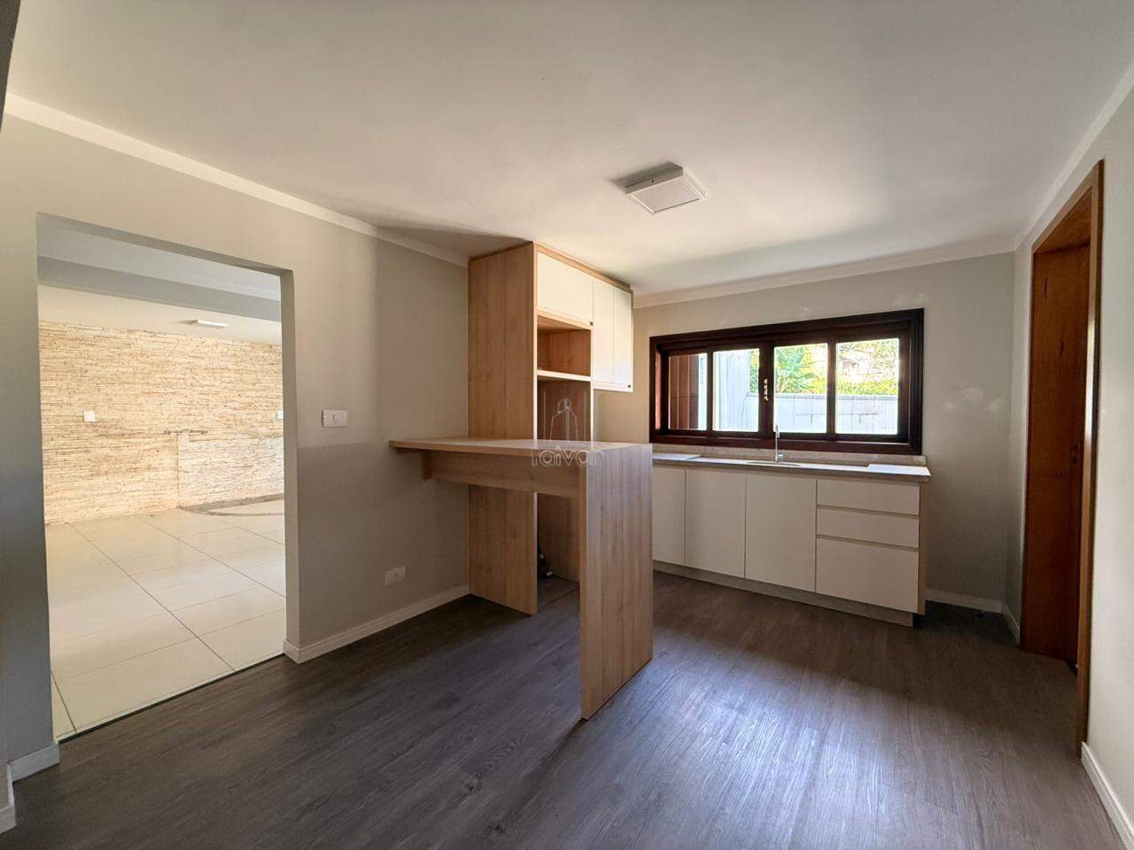 Casa comercial para aluguel no Nova Brasília: 