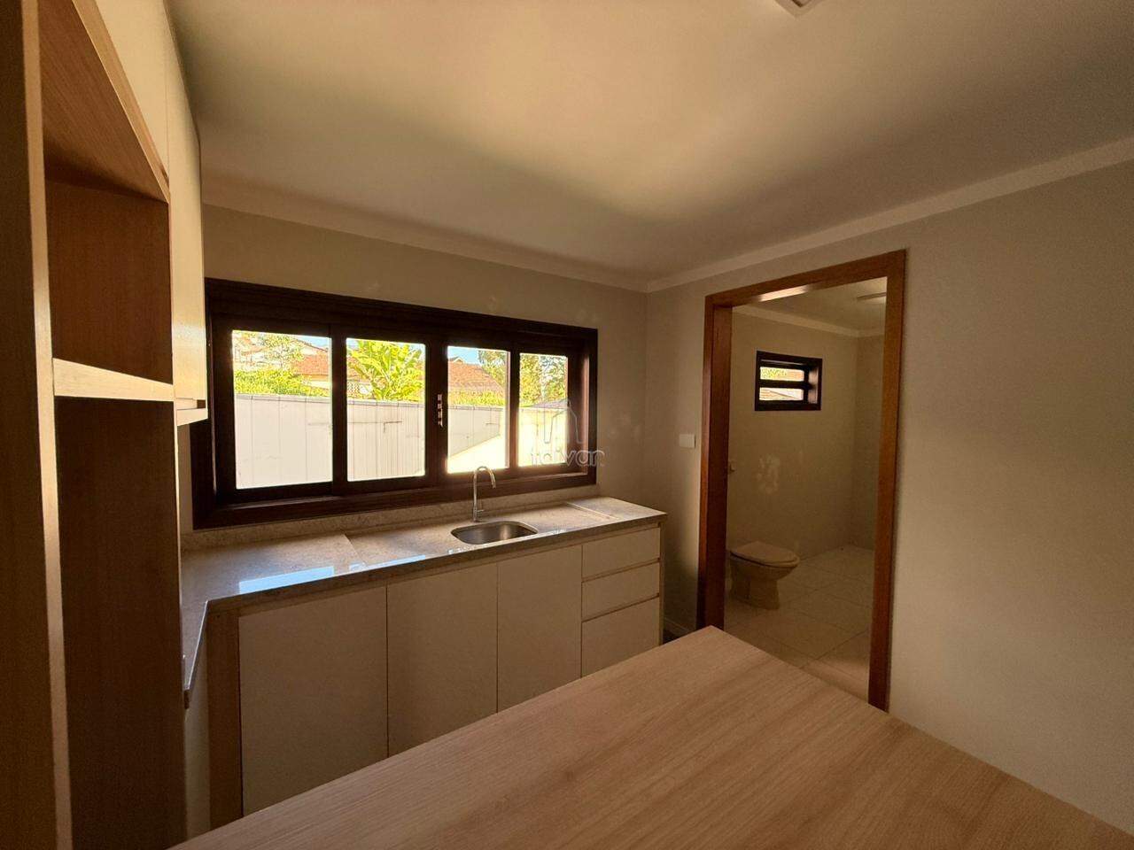 Casa comercial para aluguel no Nova Brasília: 
