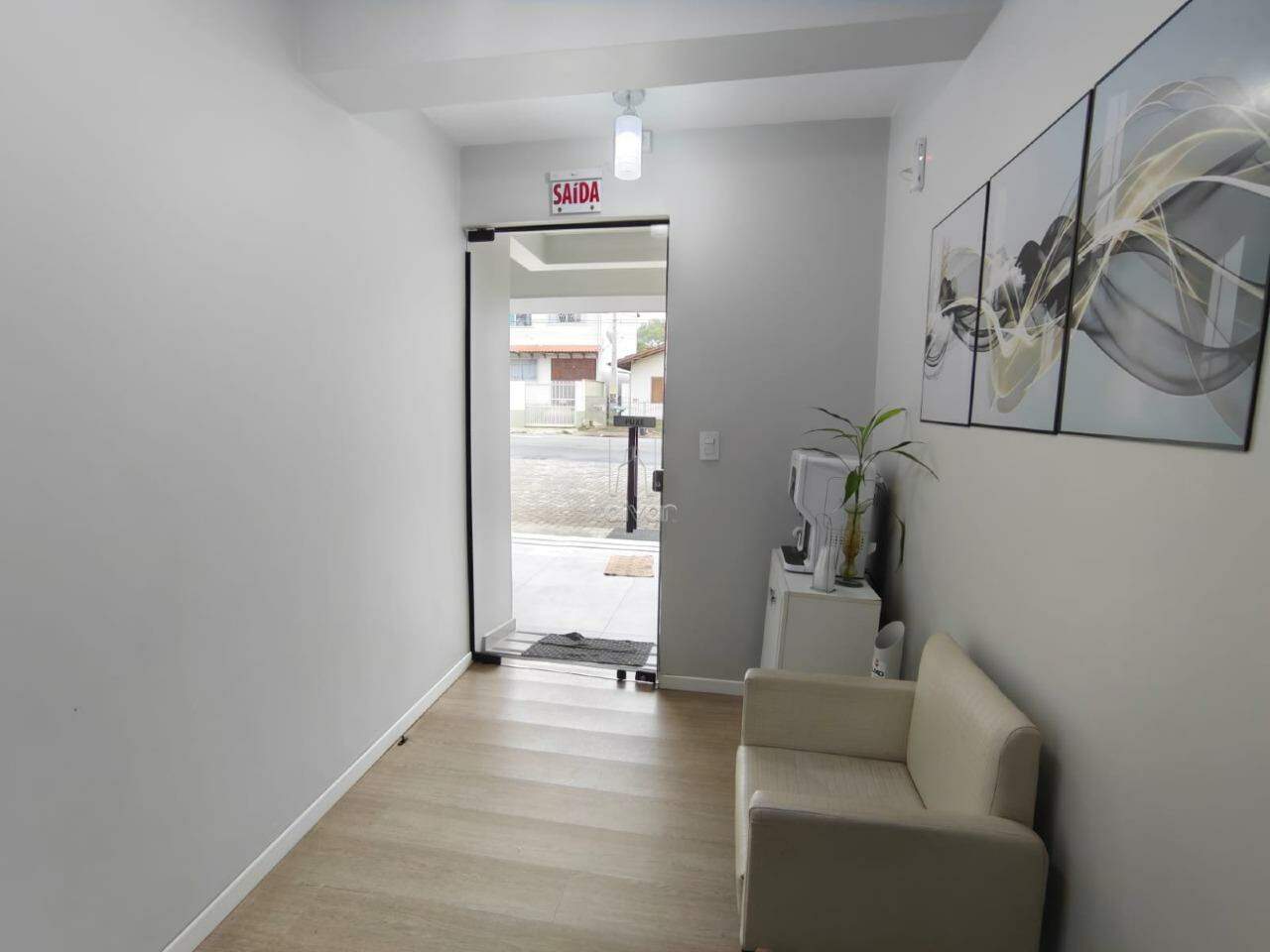 Sala Comercial para aluguel no Czerniewicz: 