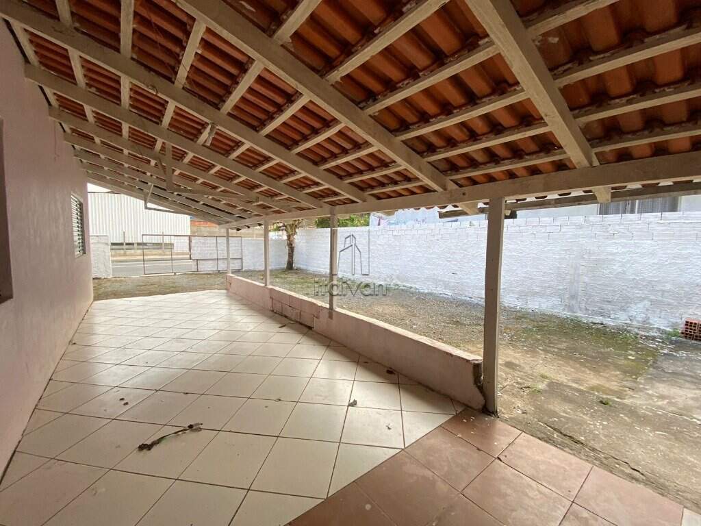 Casa para aluguel no Nereu Ramos: 