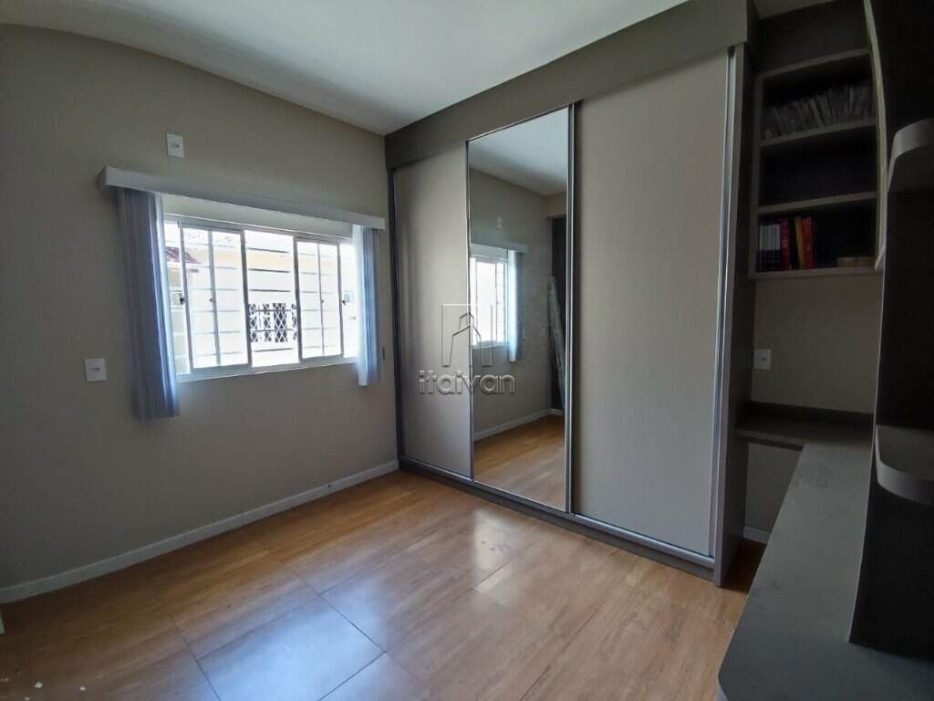 Casa para aluguel no Estrada Nova: 