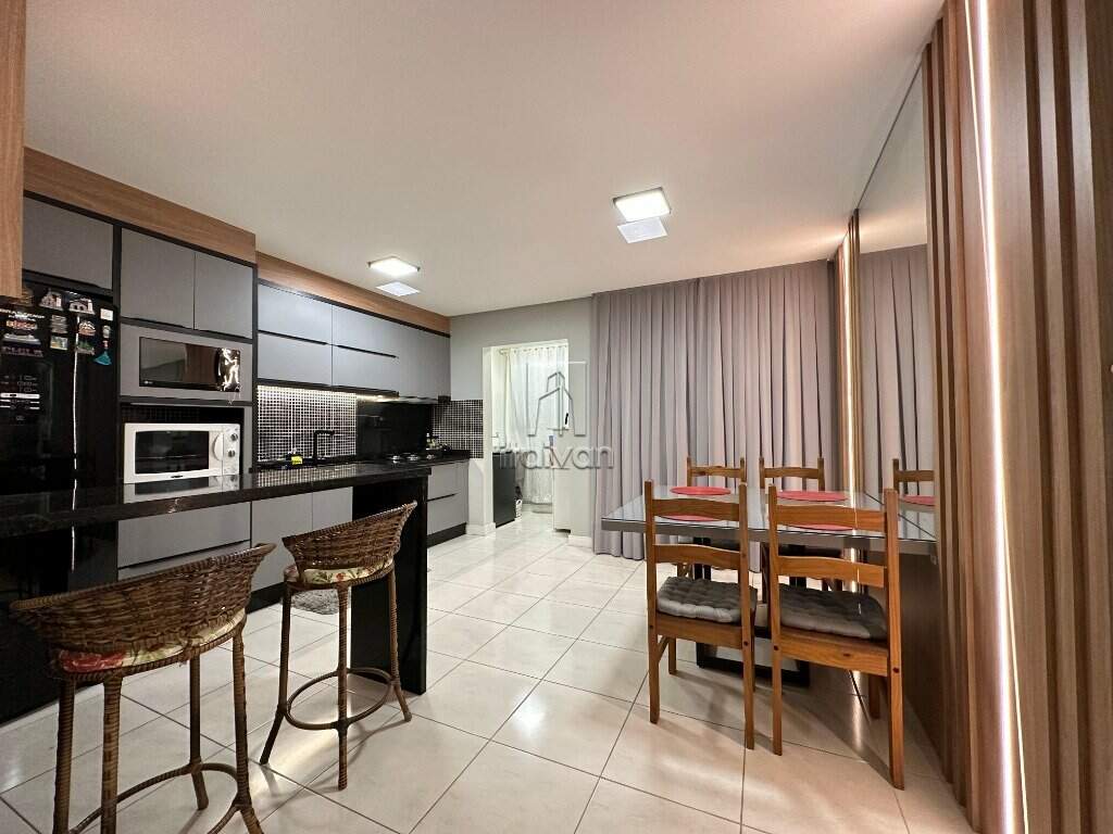 Apartamento para aluguel no Jaraguá Esquerdo: 