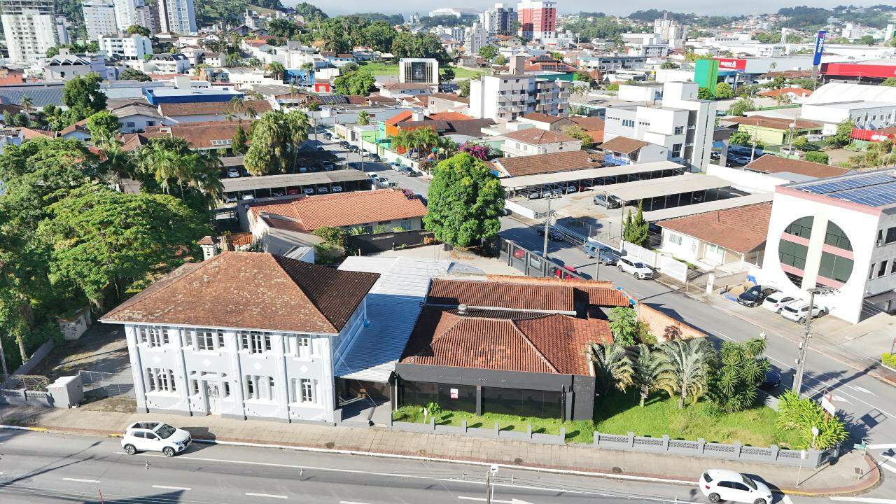 Casa à venda no Centro: 
