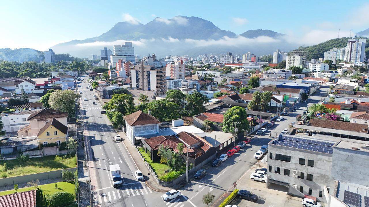 Casa à venda no Centro: 