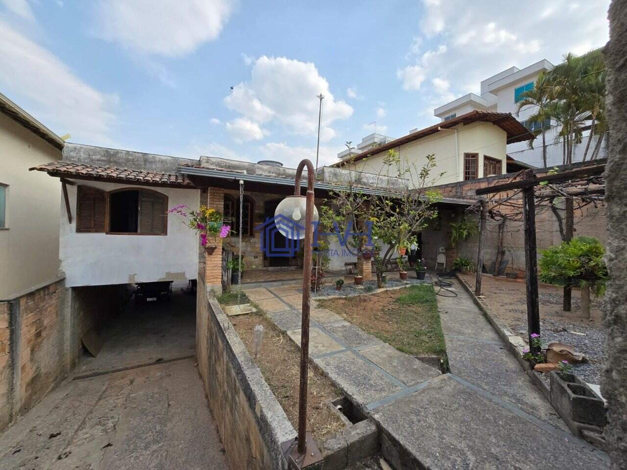 Casa, 3 quartos, 219 m² - Foto 2