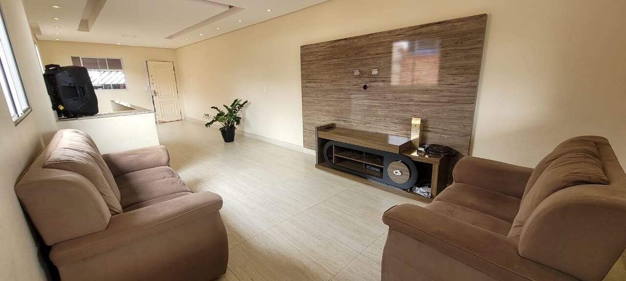 Casa, 3 quartos, 200 m² - Foto 1