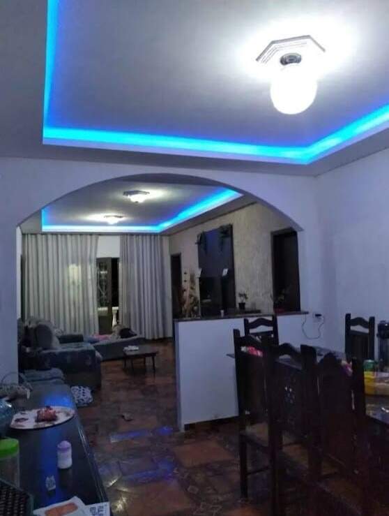 Casa, 5 quartos, 170 m² - Foto 1
