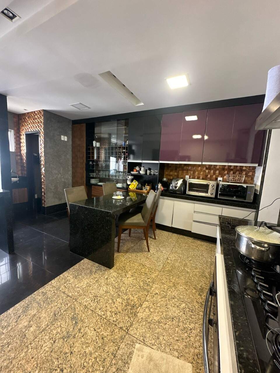 Apartamento, 4 quartos, 200 m² - Foto 1